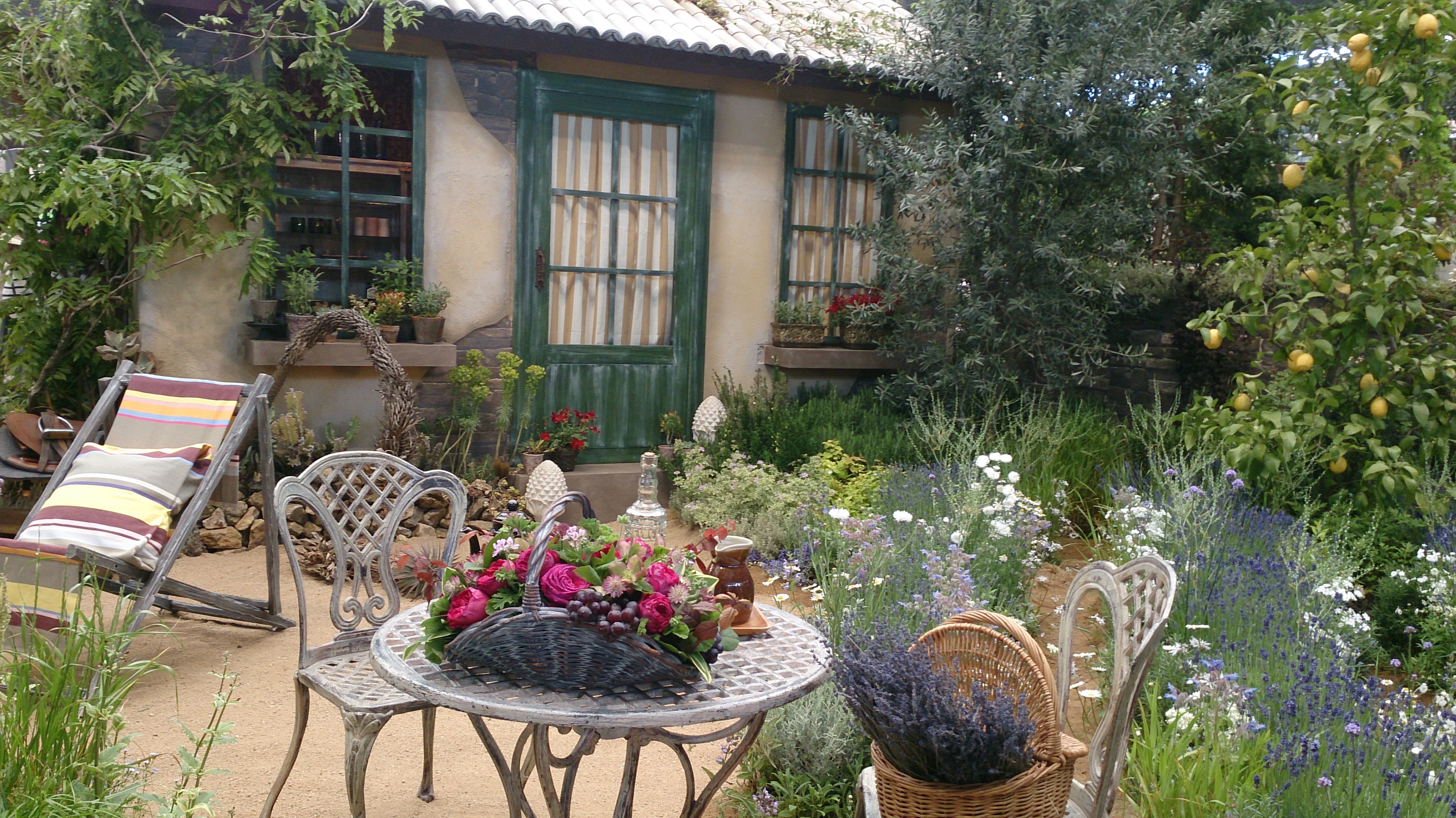 おすすめのバークチップ5選!庭造りやガーデニングに人気の木片は?