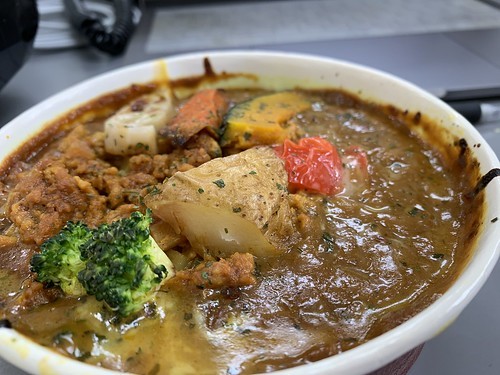 カレーフレークとは何か？ルーとの違いやおすすめレシピをご紹介！