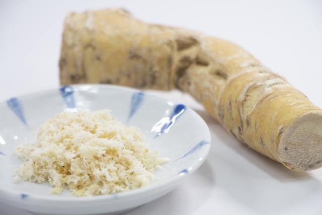 ホースラディッシュとはどんな野菜?味や旬な時期から食べ方まで!