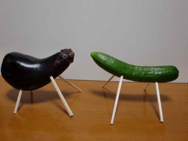 お盆にナスの牛とキュウリの馬を飾る意味は?精霊馬の作り方もご紹介!