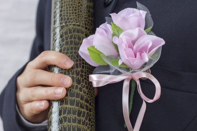 コサージュの作り方!卒業式や結婚式で使える造花の手作り方法を解説!