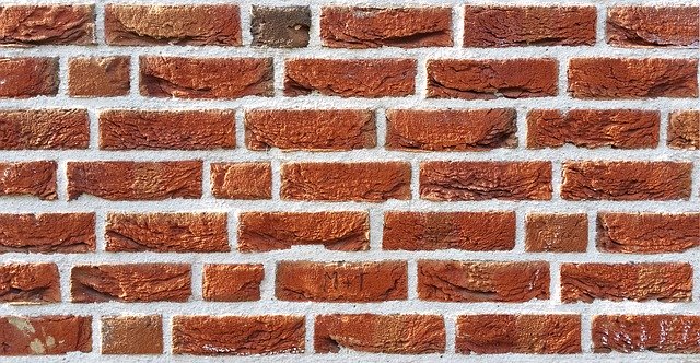 ガーデニングでのレンガの活用術!庭をおしゃれにする上手な置き方を解説のイメージ
