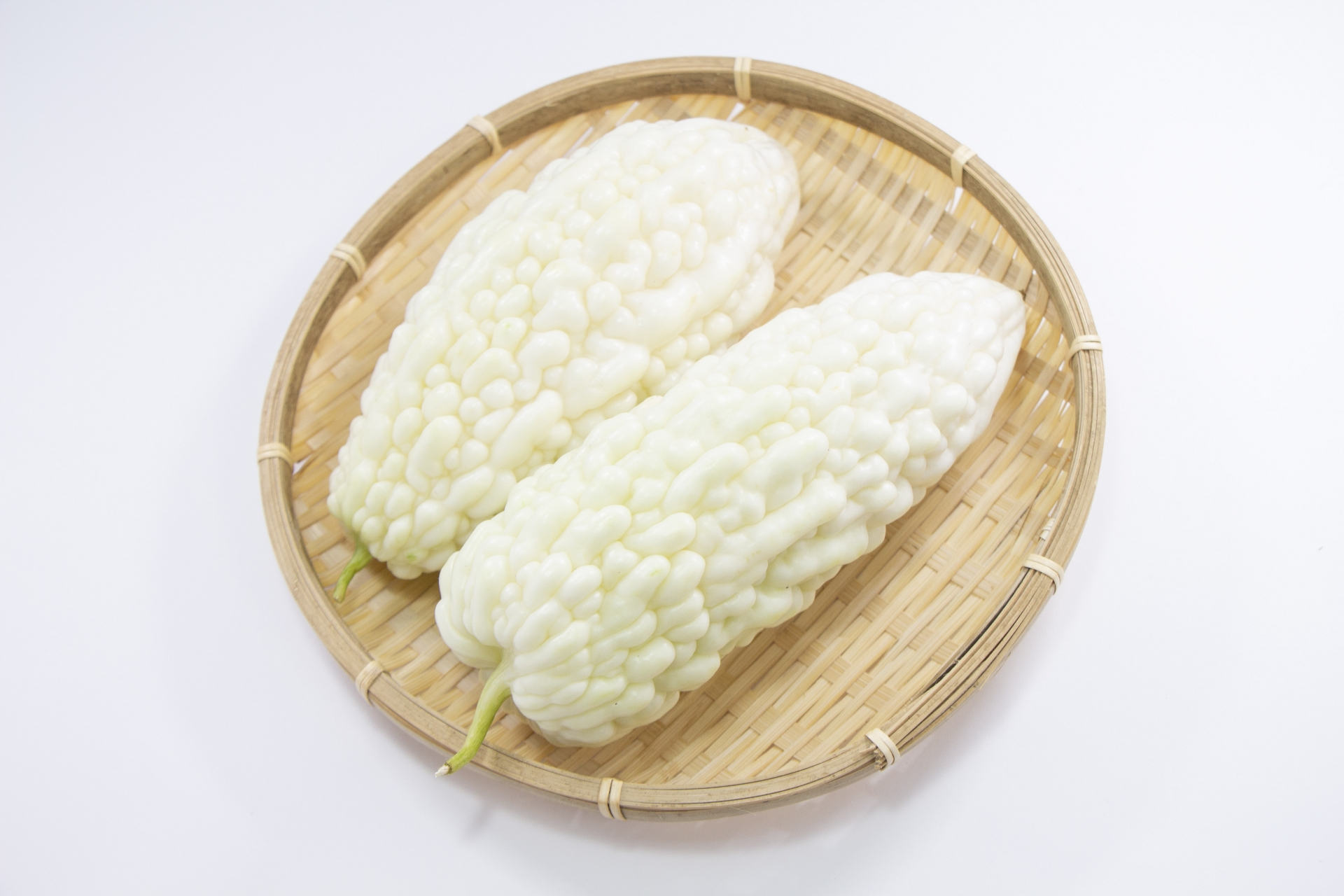 白いゴーヤって知ってる?普通のゴーヤとの違いやおすすめレシピを紹介!