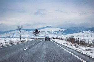 凍結防止剤とは？成分・使い方や仕組みについて解説！融雪剤との違いは？