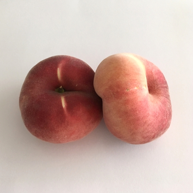 蟠桃(バントウ)とは?味・旬の時期や剥き方・美味しい食べ方を紹介のイメージ