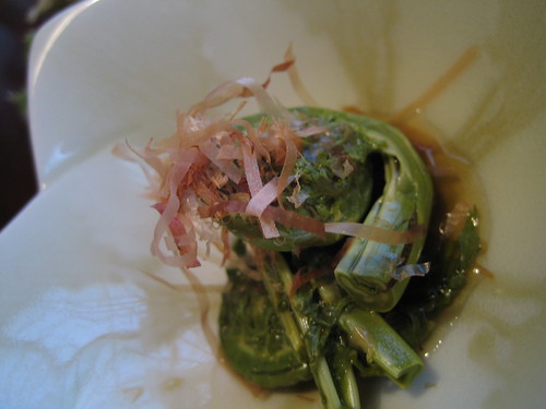 こごみの簡単な下ごしらえ方法を解説！旬の味を楽しむ食べ方も紹介