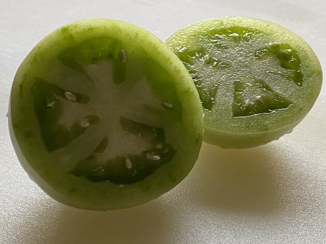 青いトマトをおいしく食べよう!食べ方や追熟方法を詳しく解説