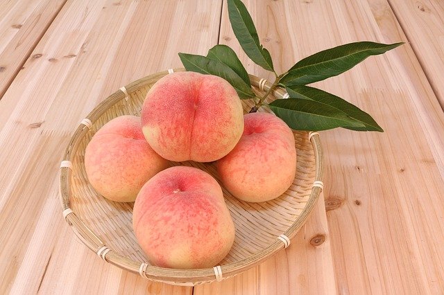 桃は皮ごと食べられる?産毛の取り方・洗い方やおすすめレシピを紹介!のイメージ