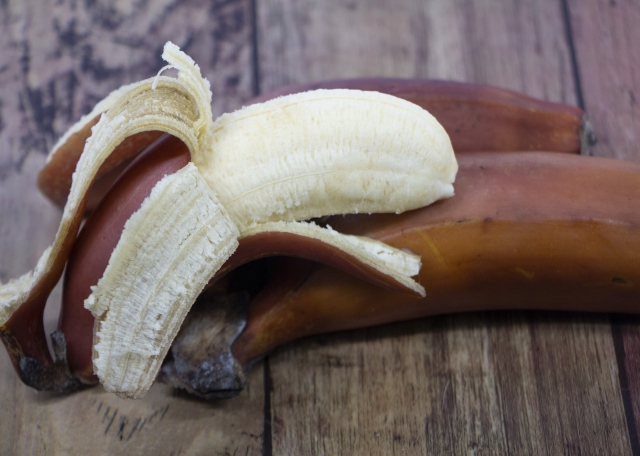 赤いバナナってどんなバナナ？どんな味？日本でも売っているのかも紹介のイメージ