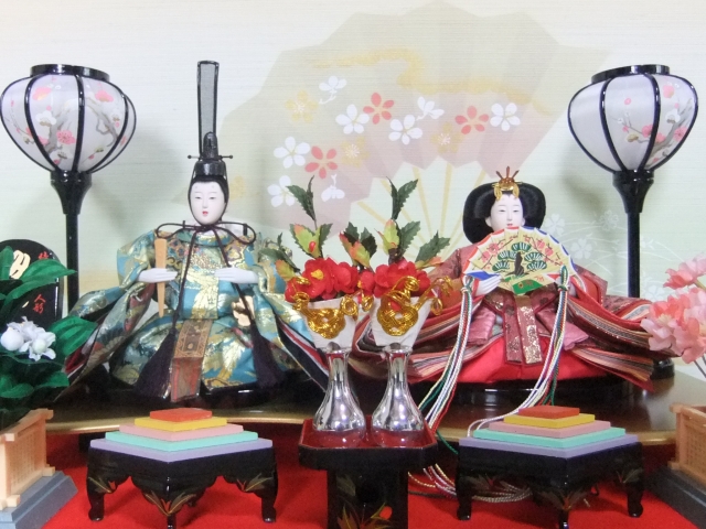 ひな祭りに飾る花の意味とは？ひな祭りに欠かせない種類や飾り方を解説