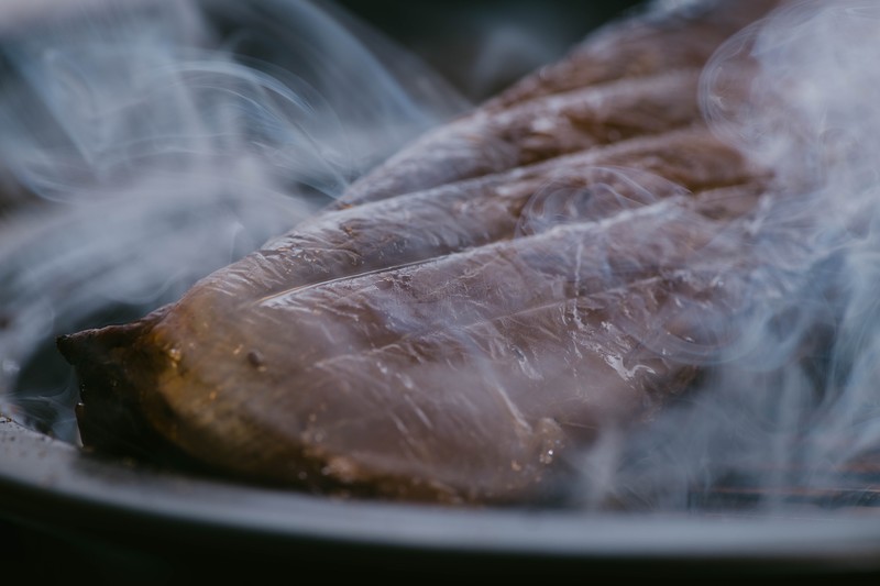 サクラチップの特徴・使い方を解説!美味しい燻製の人気レシピもご紹介