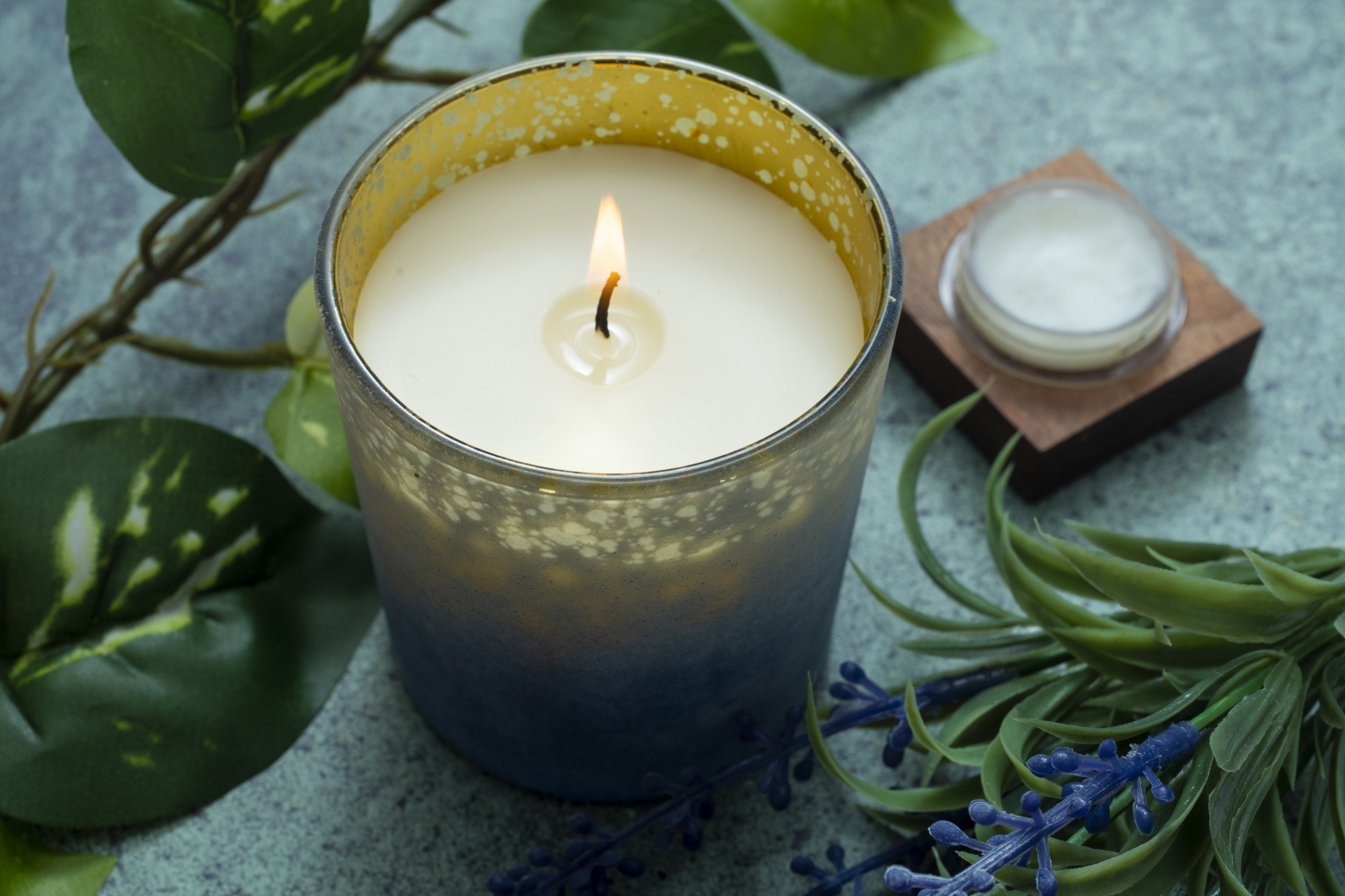 白檀の香りって？サンダルウッドとは違う？特徴や効能について解説！