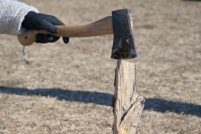 薪割り用の斧おすすめランキングTOP12！評価や選び方も解説！